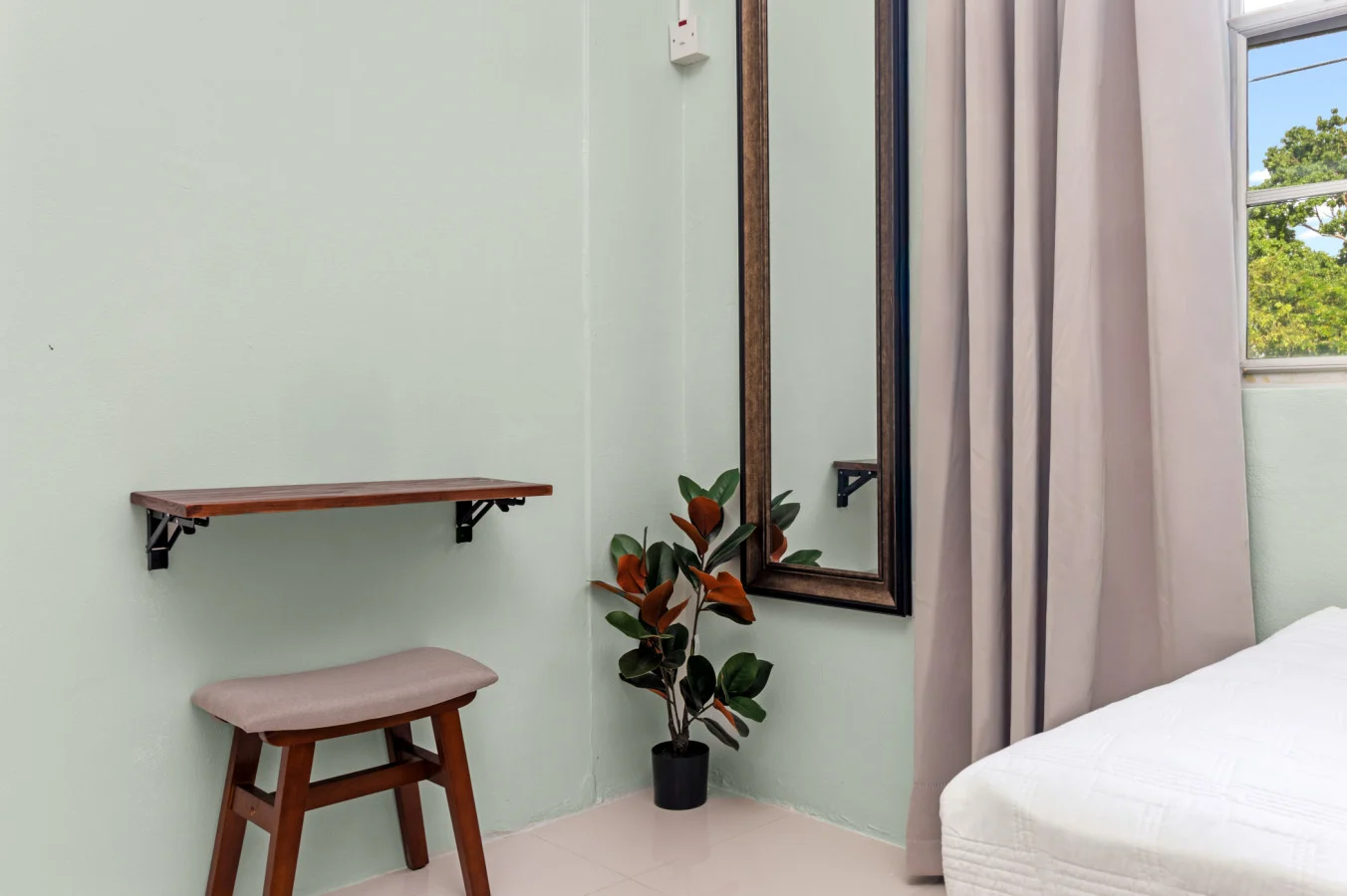 3rd Floor Condo~ Tower Isle~24hr Security, photo 7