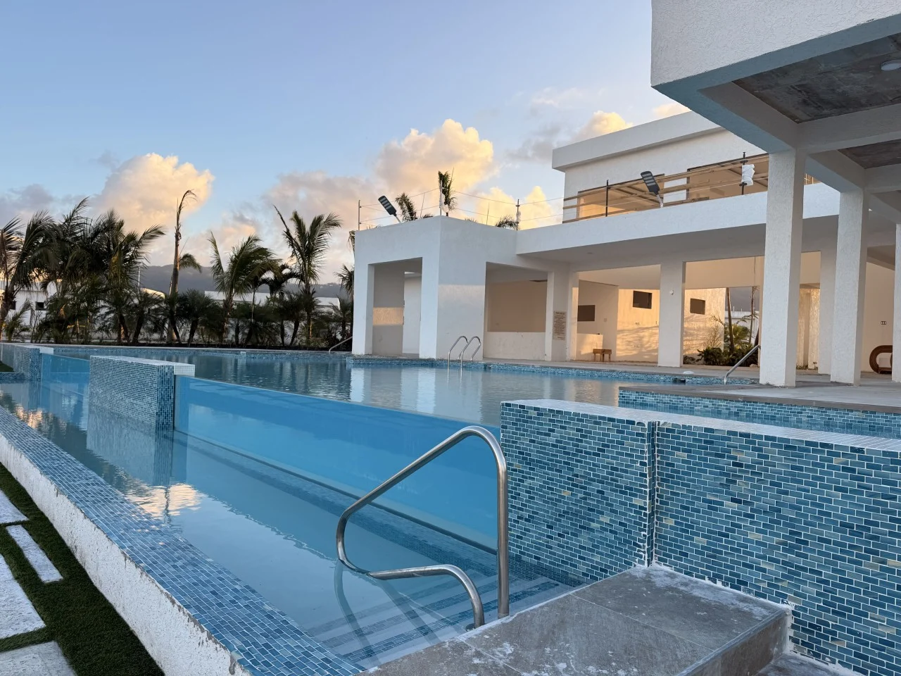 Sun-Soaked Paradisiac Escape|3BR, Private Beach, Pool, photo 1