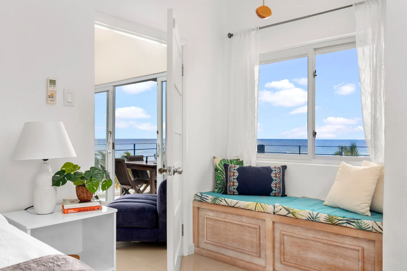 Blue Serenity~Oceanfront Penthouse~Tower Isle, photo 9