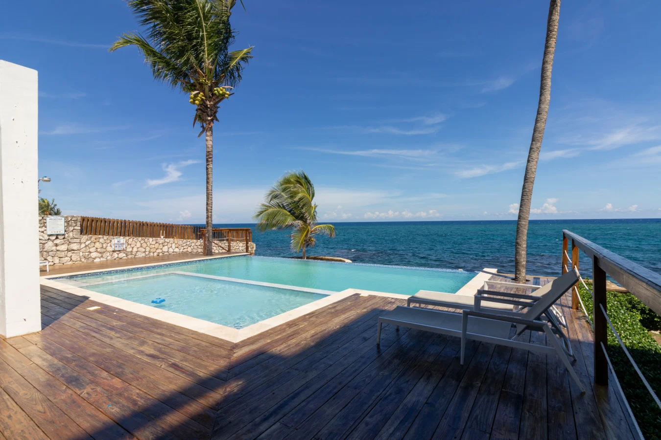 Blue Serenity~Oceanfront Penthouse~Tower Isle, photo 10