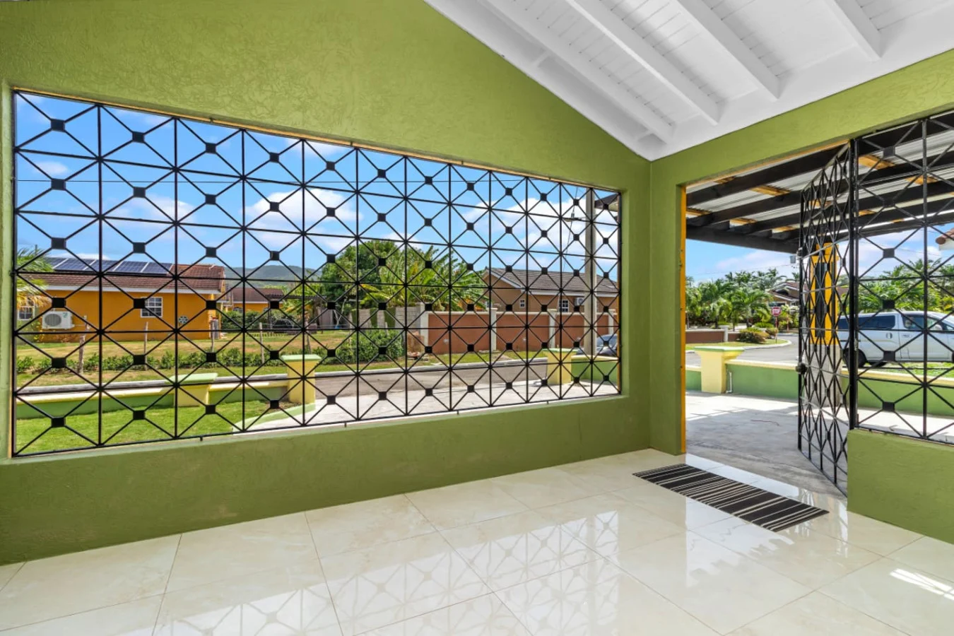 Cozy Cove Villa in Drax Hall, photo 16
