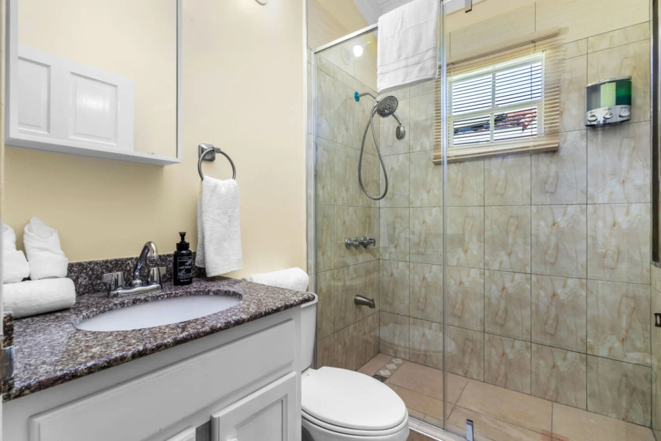 Cozy Cove Villa in Drax Hall, photo 8