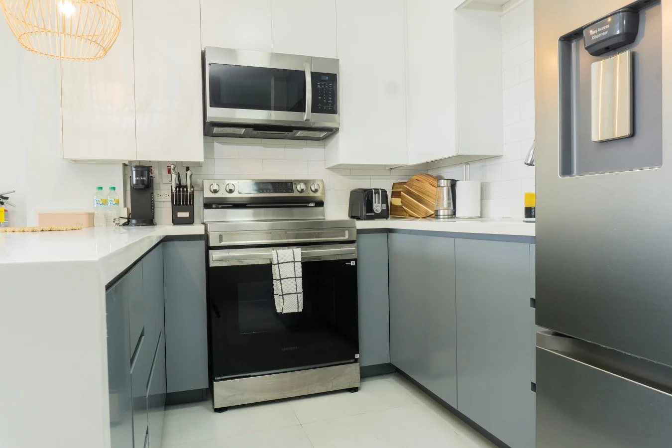 Solèa 6th-Floor High-Rise Studio, Panoramic Ocean Views and Walk to Town, photo 6