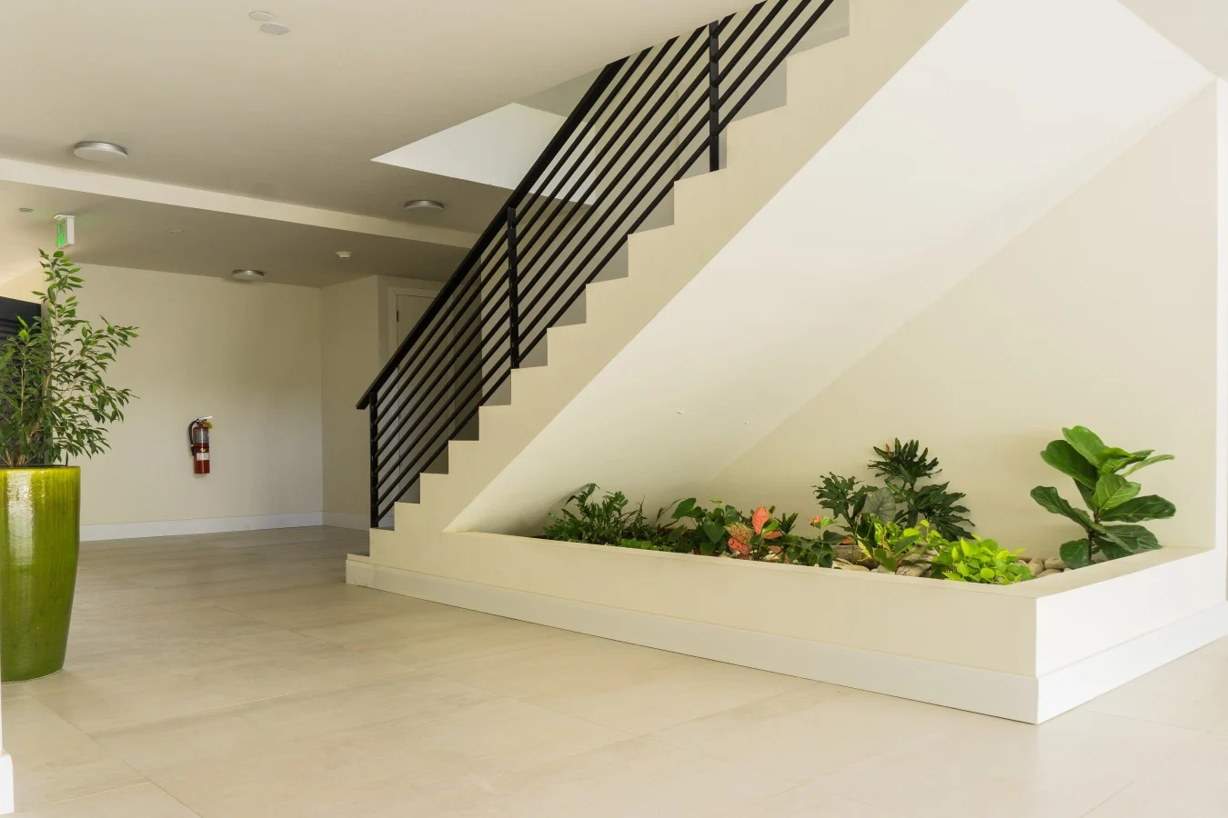 Solèa 6th-Floor High-Rise Studio, Panoramic Ocean Views and Walk to Town, photo 10