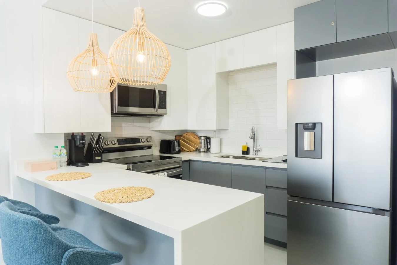 Solèa 6th-Floor High-Rise Studio, Panoramic Ocean Views and Walk to Town, photo 2