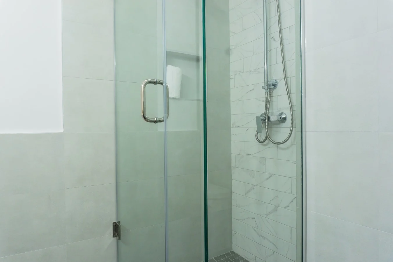 Solèa 6th-Floor High-Rise Studio, Panoramic Ocean Views and Walk to Town, photo 9