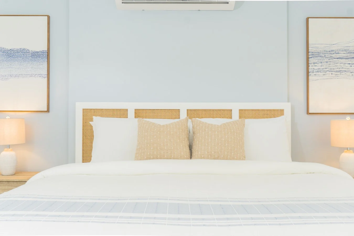 Solèa 6th-Floor High-Rise Studio, Panoramic Ocean Views and Walk to Town, photo 4